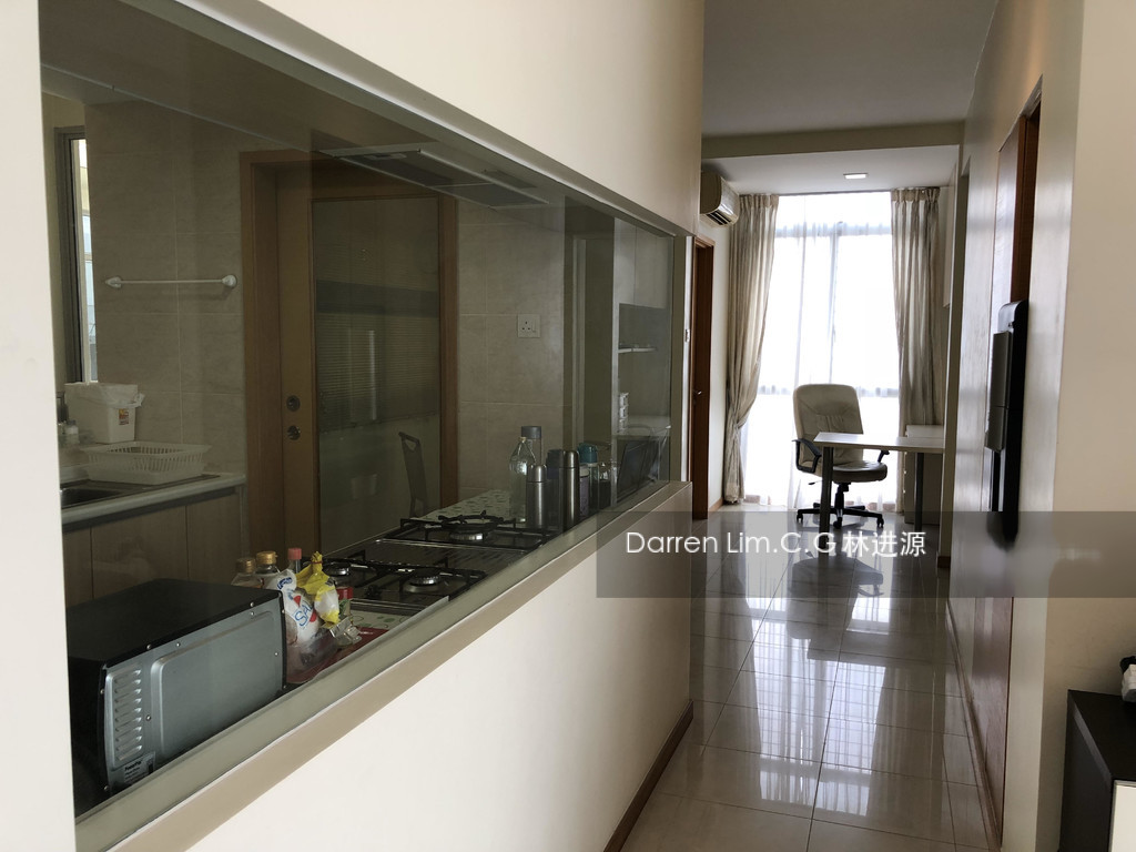 The Lakeshore (D22), Condominium #181325072